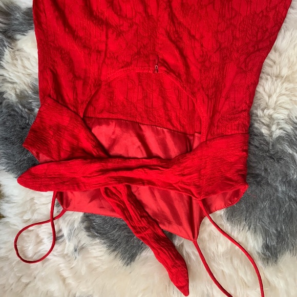 Red Dress - Picture 9 of 11